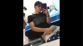 jugando con mi verga quieres probarla http://festyy.com/w5voOm